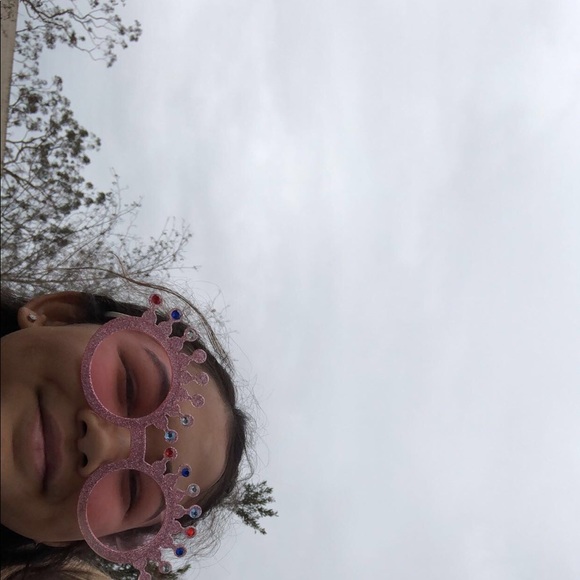 Meet your Posher, Aminaminah - Picture 1 of 1